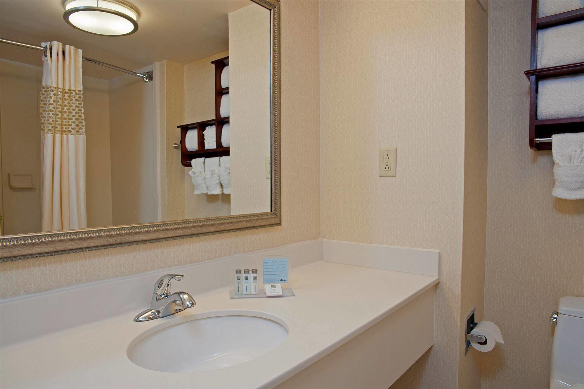Hotel Hampton Indianapolis/carmel 3*